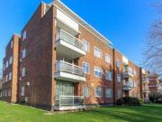 2 Bedrooms Flat for sale in Rydal Court, 17 Stonegrove,...