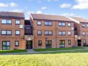 2 Bedrooms Flat for sale in Skipton Way, Horley, Surrey RH6