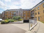 2 Bedrooms Flat for sale in Smeaton Court, Hertford SG13