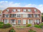 2 Bedrooms Flat for sale in South Strand, East Preston,...