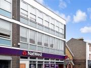 2 Bedrooms Flat for sale in Station Road, Redhill,...