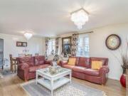 2 Bedrooms Flat for sale in Symphony Close, Edgware HA8