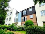 2 Bedrooms Flat for sale in Thornhill Court, Langley SL3