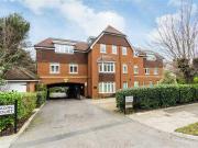 2 Bedrooms Flat for sale in Torrington Park, North...