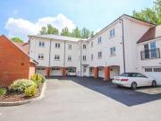2 Bedrooms Flat for sale in Turvin Crescent, Gilston,...