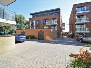 2 Bedrooms Flat for sale in Waterbank House,...