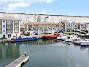 2 Bedrooms Flat for sale in Wellington Court, The...