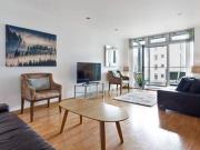 2 Bedrooms Flat for sale in Western Harbour Way,...