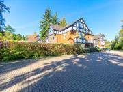 2 Bedrooms Flat for sale in Woodleigh Mansions, Larch...