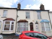 2 Bedrooms for rent in Bryant Road, Strood, Rochester ME2