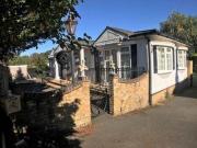 2 Bedrooms Leisure/hospitality for sale in Wyatts...