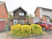 2 Bedrooms Link detached house for rent in Ashdown Road,...