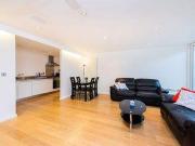 2 Bedrooms Maisonette for rent in Bacon Street,...