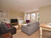 2 Bedrooms Maisonette for rent in Beaconsfield Road, St...