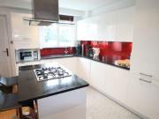 2 Bedrooms Maisonette for rent in Bexley High Street,...