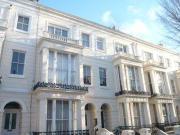 2 Bedrooms Maisonette for rent in Buckingham Road,...