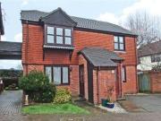 2 Bedrooms Maisonette for rent in Crawshaw Road,...