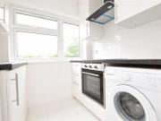 2 Bedrooms Maisonette for rent in Erith Crescent,...