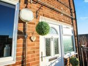 2 Bedrooms Maisonette for rent in Hall Street,...
