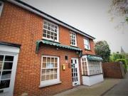 2 Bedrooms Maisonette for rent in High Street, Downe...