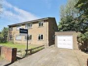 2 Bedrooms Maisonette for rent in Kingshill Avenue,...