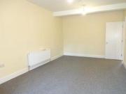 2 Bedrooms Maisonette for rent in Manor Road, Harrow,...