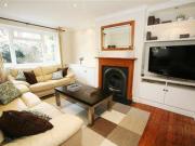 2 Bedrooms Maisonette for rent in Merton Hall Road,...