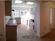 2 Bedrooms Maisonette for rent in Nine Elms Avenue,...