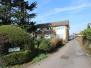 2 Bedrooms Maisonette for rent in North Common Road,...