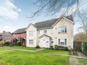 2 Bedrooms Maisonette for rent in Olivers Close,...