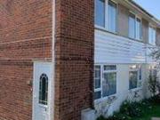 2 Bedrooms Maisonette for rent in Rayleigh Close,...