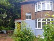 2 Bedrooms Maisonette for rent in River Gardens, Feltham...