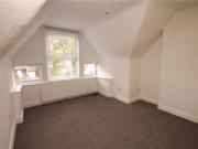 2 Bedrooms Maisonette for rent in South Norwood Hill,...