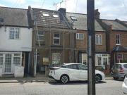 2 Bedrooms Maisonette for rent in Stanley Road, South...