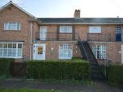 2 Bedrooms Maisonette for rent in Stretford Court,...