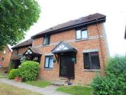 2 Bedrooms Maisonette for rent in Tintagel Way, Woking GU22