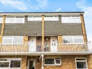 2 Bedrooms Maisonette for sale in Gibson Court, Ditton...