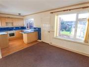 2 Bedrooms Maisonette for sale in Humberstone Lane,...