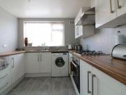 2 Bedrooms Maisonette for sale in Kinross Crescent,...