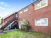 2 Bedrooms Maisonette for sale in Kirkstall Close,...