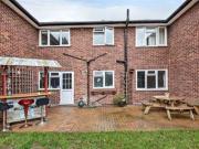 2 Bedrooms Maisonette for sale in Uxbridge Road, Mill...
