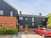 2 Bedrooms Maisonette for sale in Whitmore Way, Horley,...