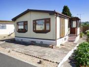 2 Bedrooms Mobile/park home for sale in Arundel Drive,...