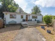 2 Bedrooms Mobile/park home for sale in Surrey Hills...