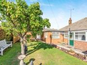 2 Bedrooms Semi detached bungalow for sale in Ash...