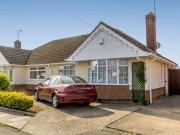 2 Bedrooms Semi detached bungalow for sale in Foxhunter...