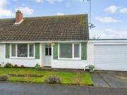 2 Bedrooms Semi detached bungalow for sale in Frognal...