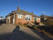 2 Bedrooms Semi detached bungalow for sale in Glebelands...
