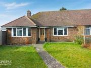 2 Bedrooms Semi detached bungalow for sale in Horsham...