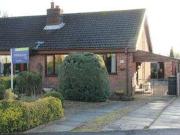 2 Bedrooms Semi detached bungalow for sale in Oxenby...
